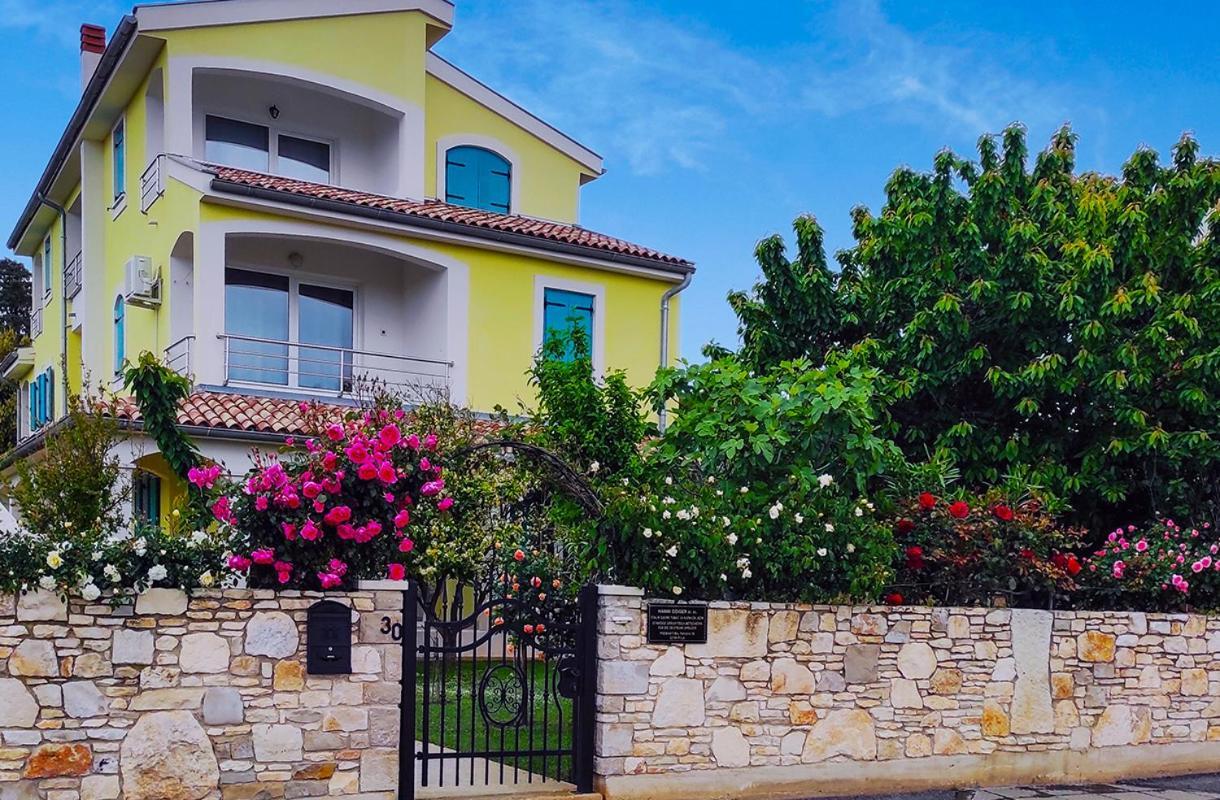 Apartman Mendula Premantura Ngoại thất bức ảnh