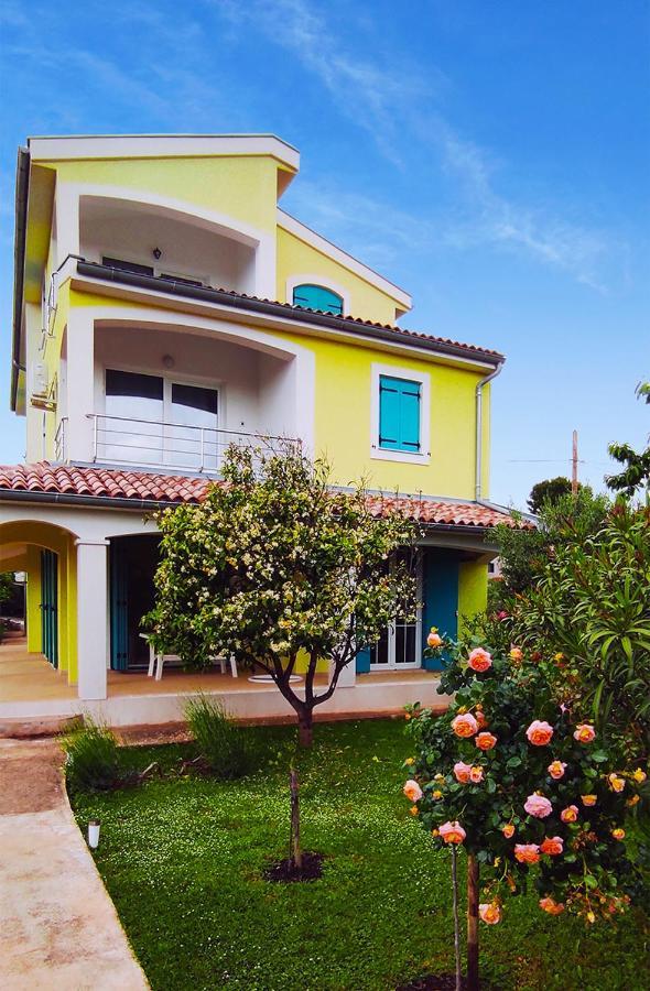 Apartman Mendula Premantura Ngoại thất bức ảnh
