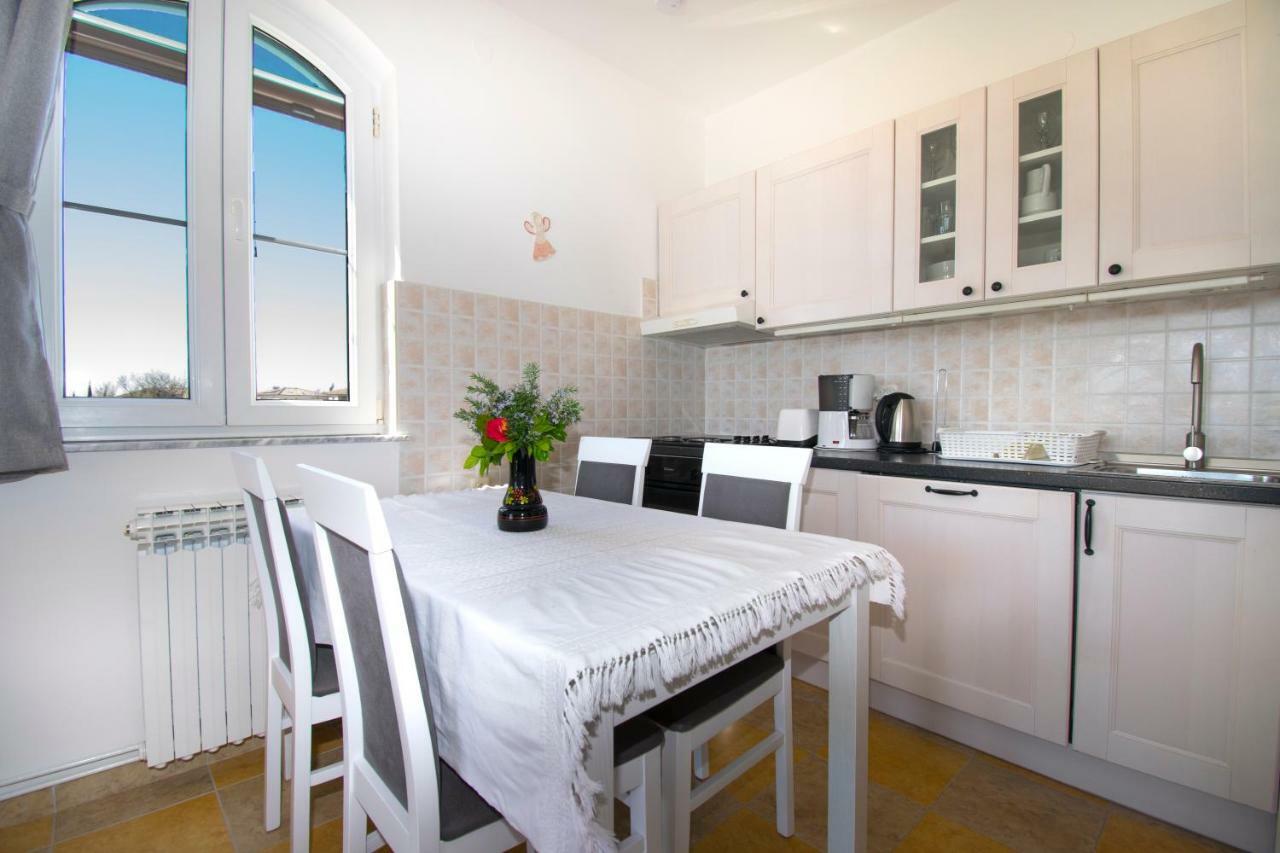 Apartman Mendula Premantura Ngoại thất bức ảnh